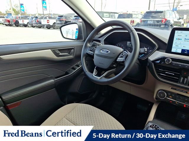 Certified 2022 Ford Escape SE w/ Cold Weather Package AWD/4WD image 15