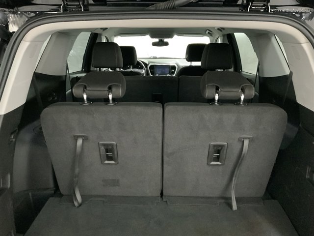 Used 2020 GMC Acadia SLE image 8