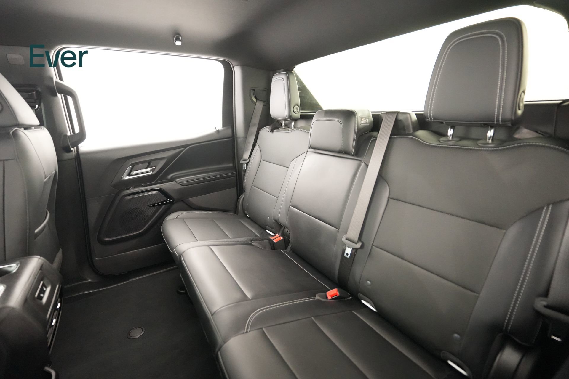 Used 2025 Chevrolet Silverado EV LT AWD/4WD image 19