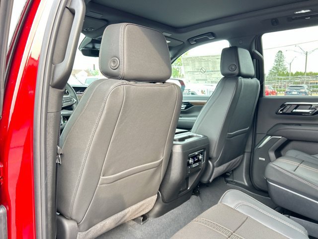 New 2026 Chevrolet Tahoe High Country w/ Sun And Tow Package AWD/4WD image 24