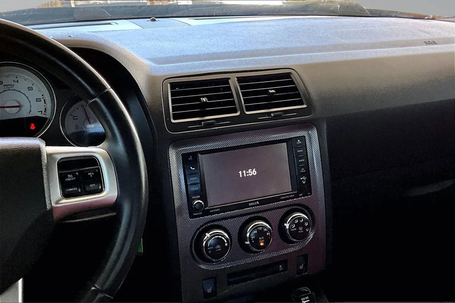 Used 2014 Dodge Challenger R/T Plus RWD image 9