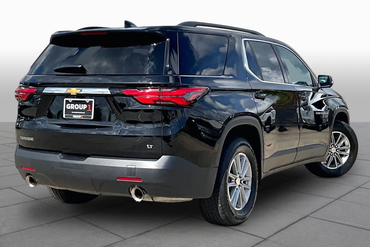 Used 2023 Chevrolet Traverse LT FWD image 13