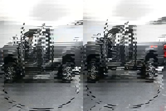 Used 2024 Ford F350 Lariat w/ FX4 Off-Road Package image 38