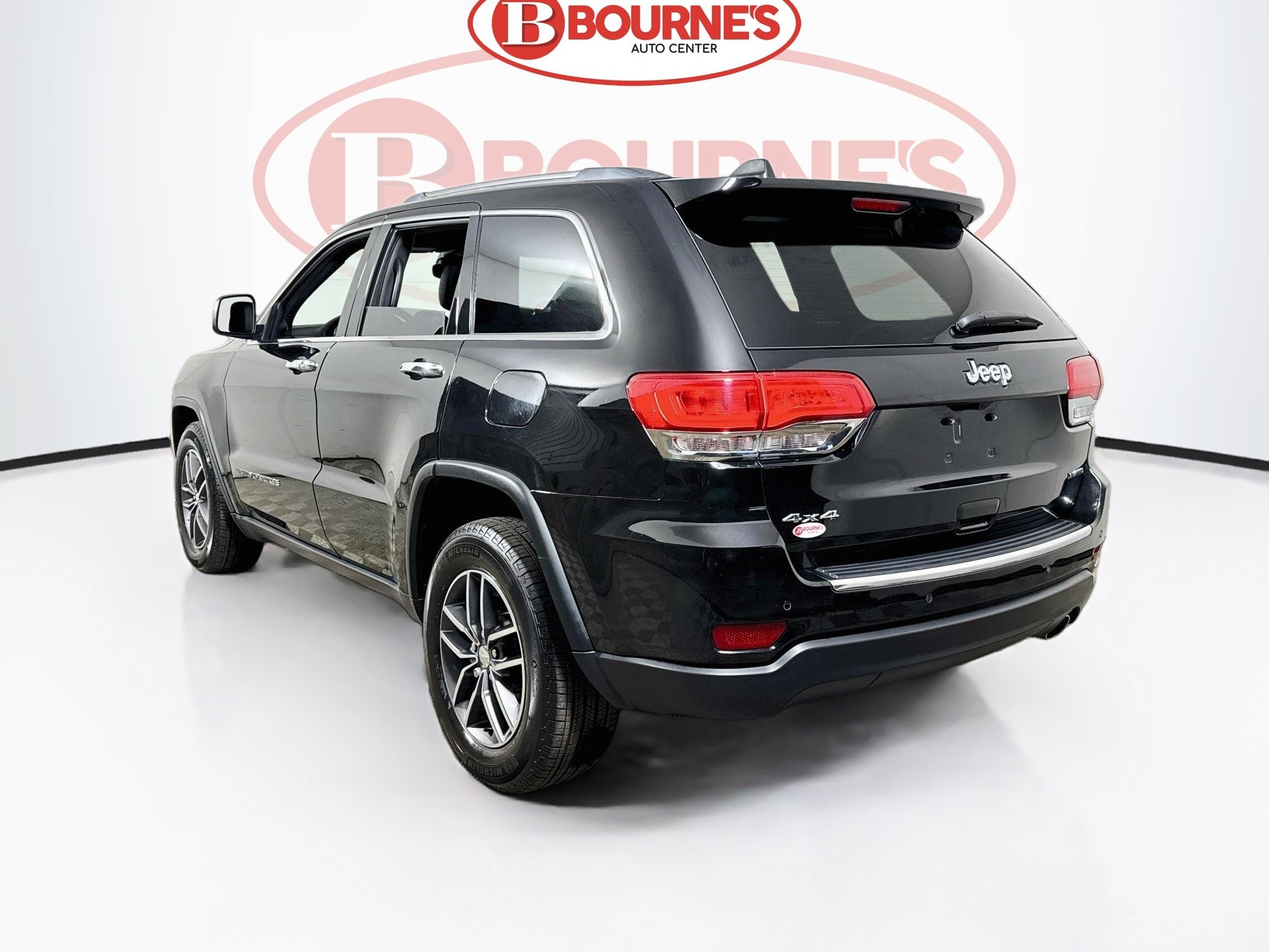 Used 2018 Jeep Grand Cherokee Limited AWD/4WD image 9
