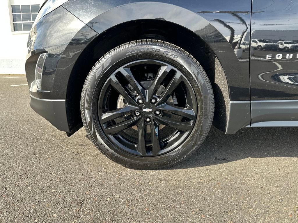 Used 2020 Chevrolet Equinox LT w/ Midnight Edition image 13