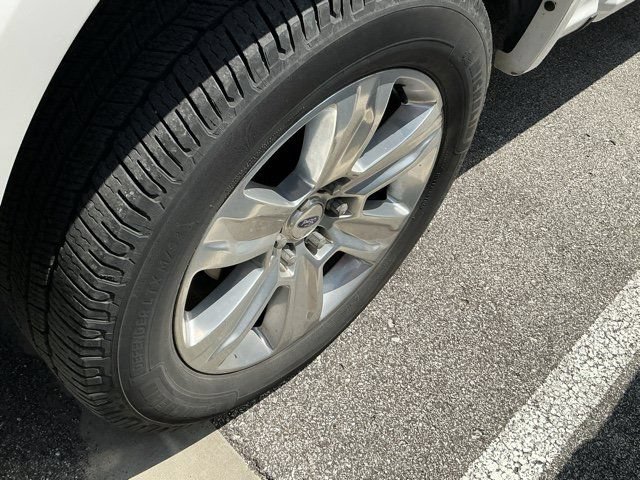 Used 2018 Ford F150 Platinum w/ Equipment Group 701A Luxury AWD/4WD image 22
