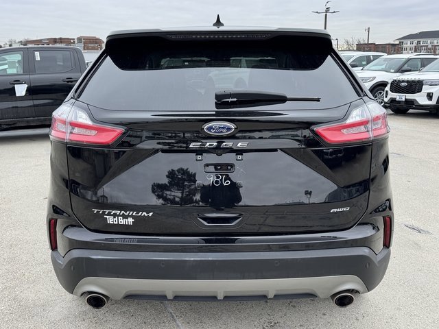 Certified 2024 Ford Edge Titanium image 9