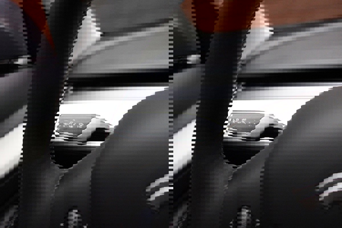 Used 2023 Tesla Model 3 Standard Range image 37