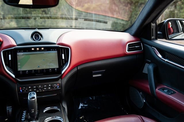 Used 2022 Maserati Ghibli Modena image 29