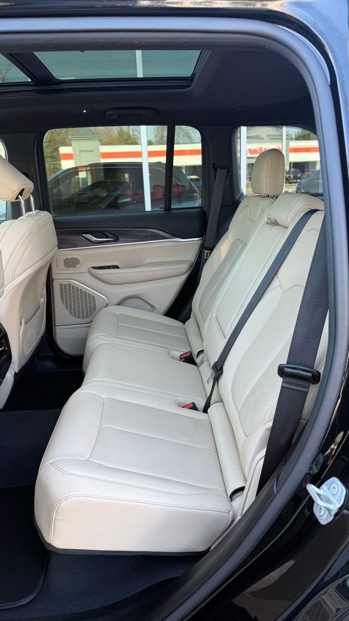 Used 2023 Jeep Grand Cherokee 4WD 4xe image 40