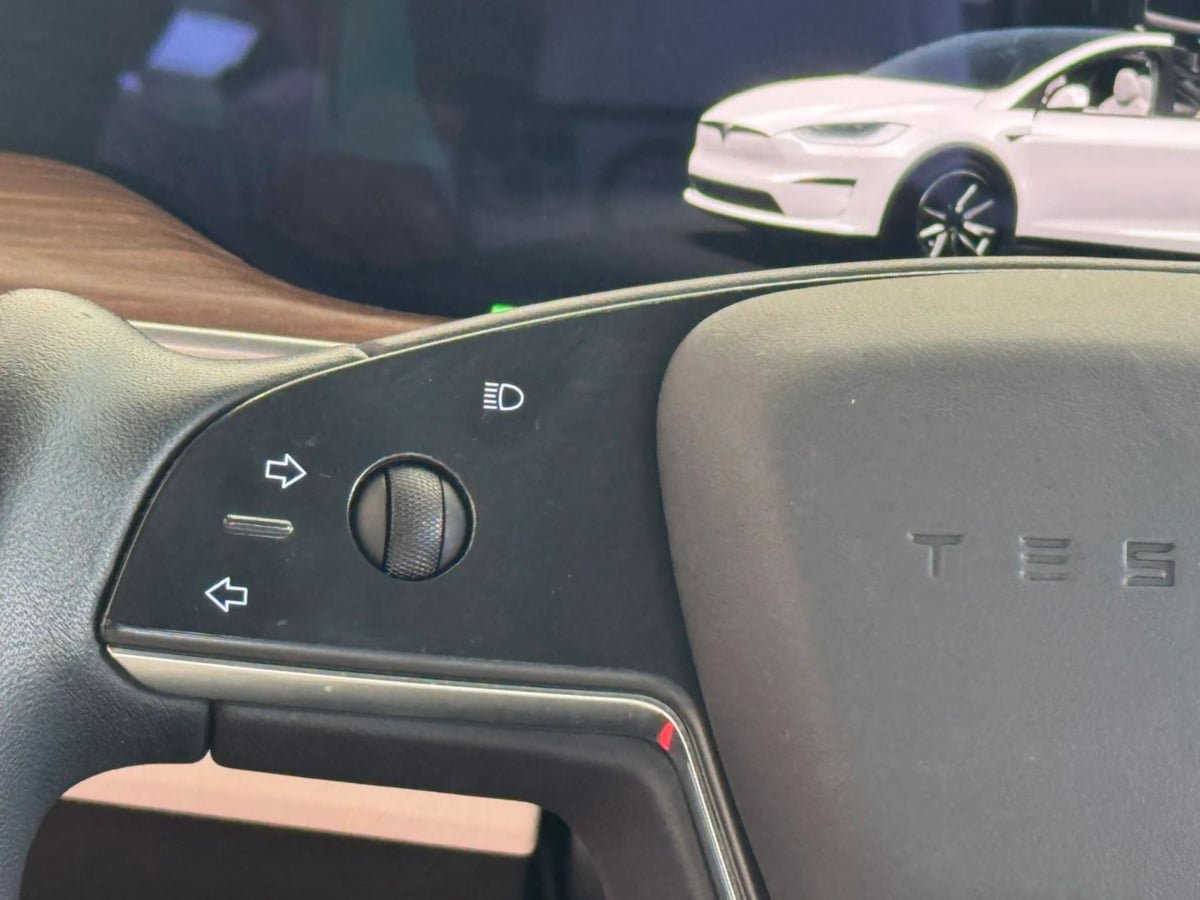 Used 2023 Tesla Model X AWD/4WD image 27