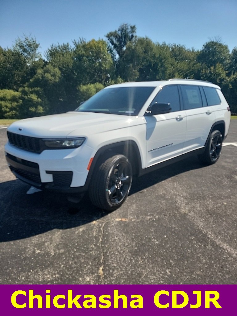 New 2025 Jeep Grand Cherokee L Altitude image 3