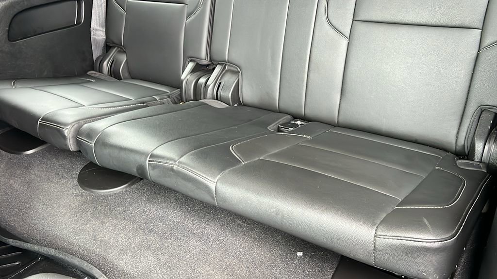 Used 2020 Chevrolet Suburban LT image 32