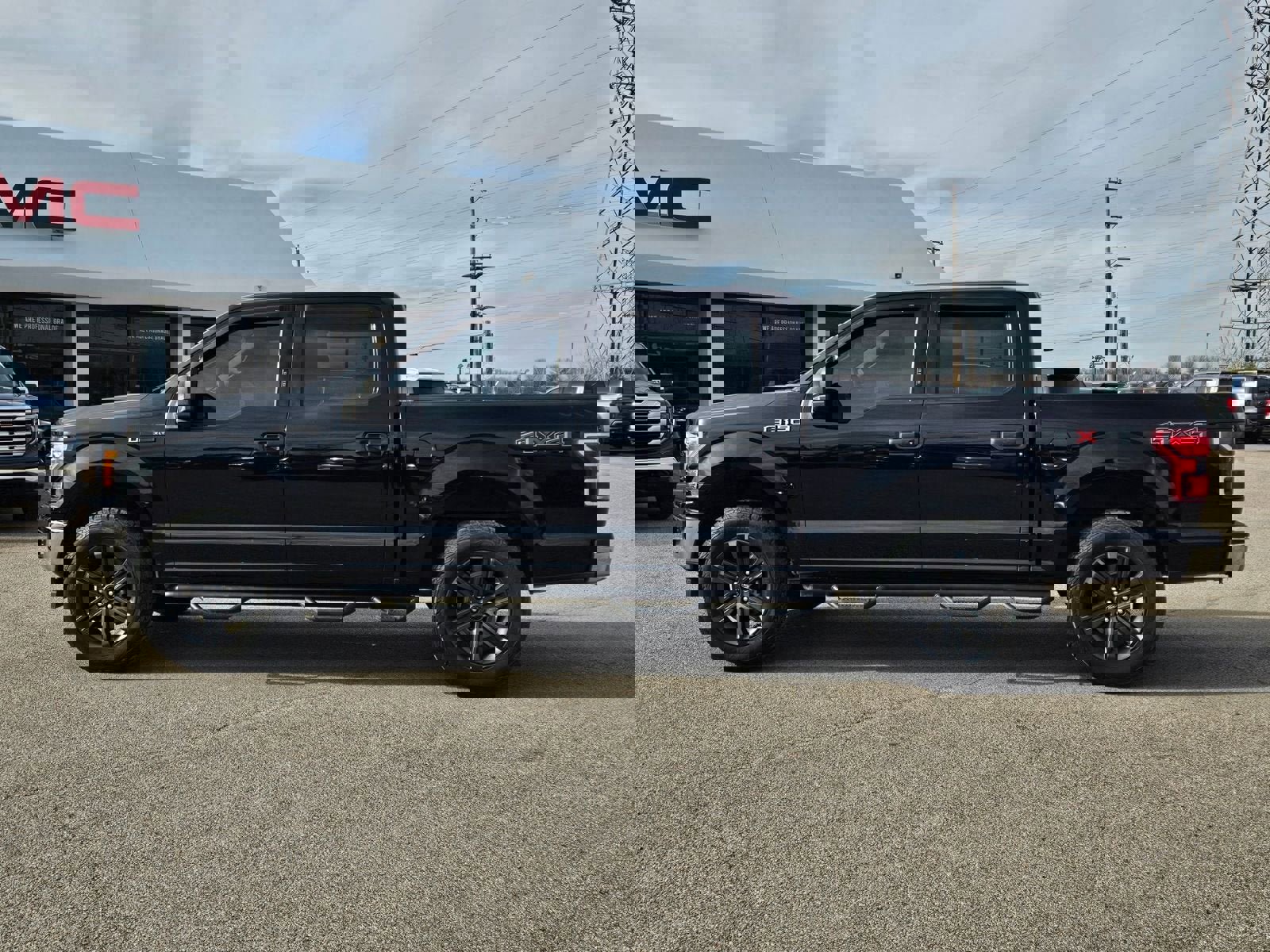 Used 2020 Ford F150 XLT image 2