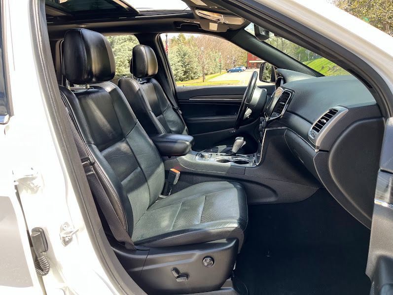 Used 2021 Jeep Grand Cherokee Limited w/ Luxury Group II AWD/4WD image 38