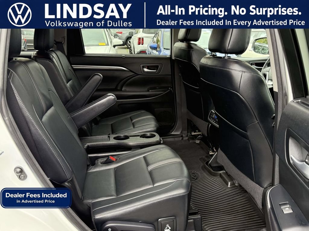 Used 2017 Toyota Highlander SE AWD/4WD image 14