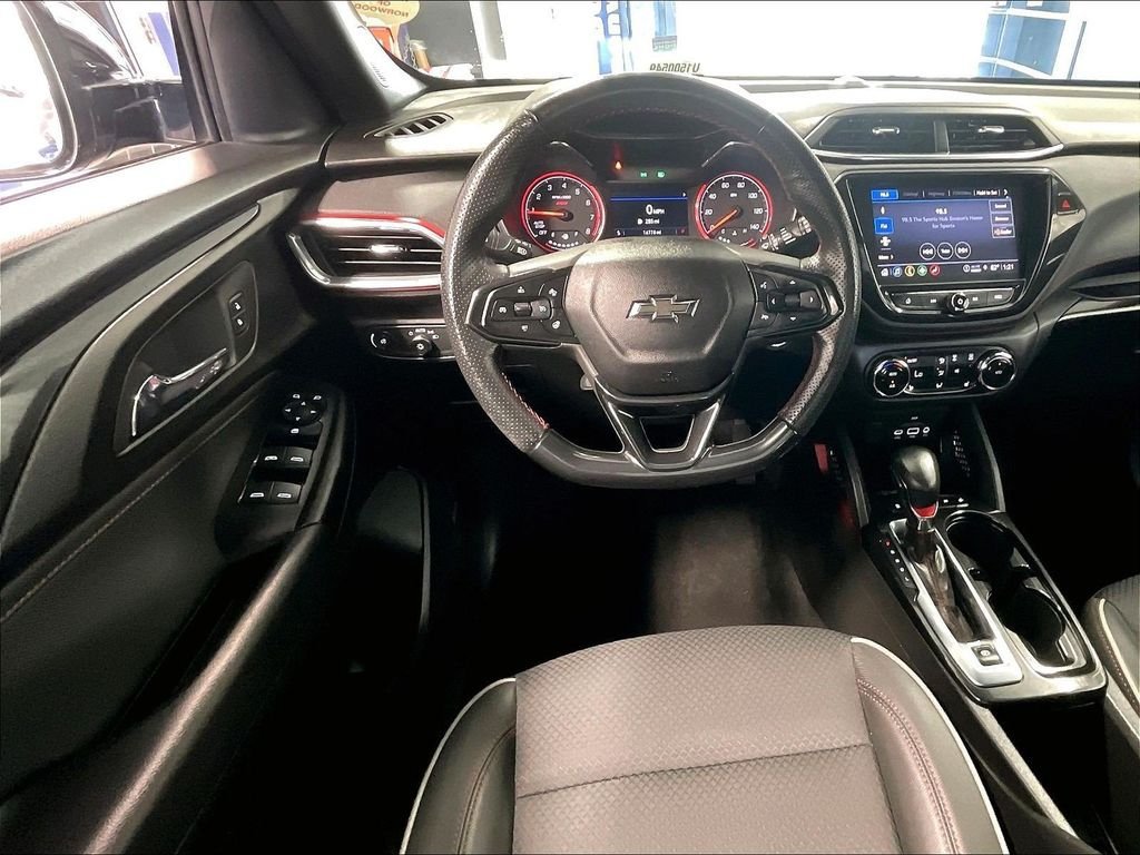 Used 2023 Chevrolet TrailBlazer RS w/ Technology Package FWD image 18