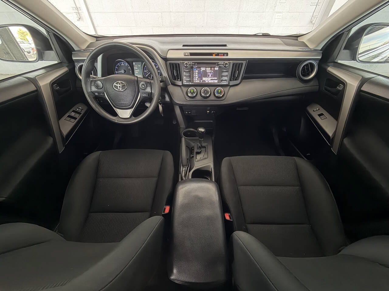 Used 2017 Toyota RAV4 LE w/ Carpet Mat Package AWD/4WD image 25