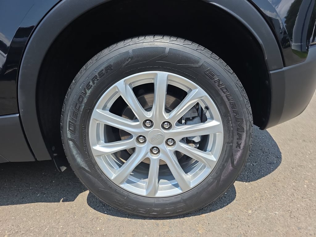 Used 2019 Cadillac XT4 Luxury w/ Cold Weather Package AWD/4WD image 12