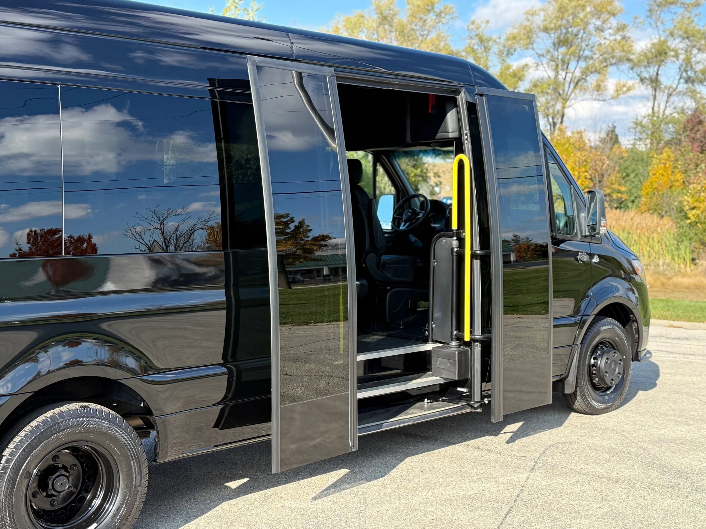 Used 2019 Mercedes-Benz Sprinter 3500 image 11