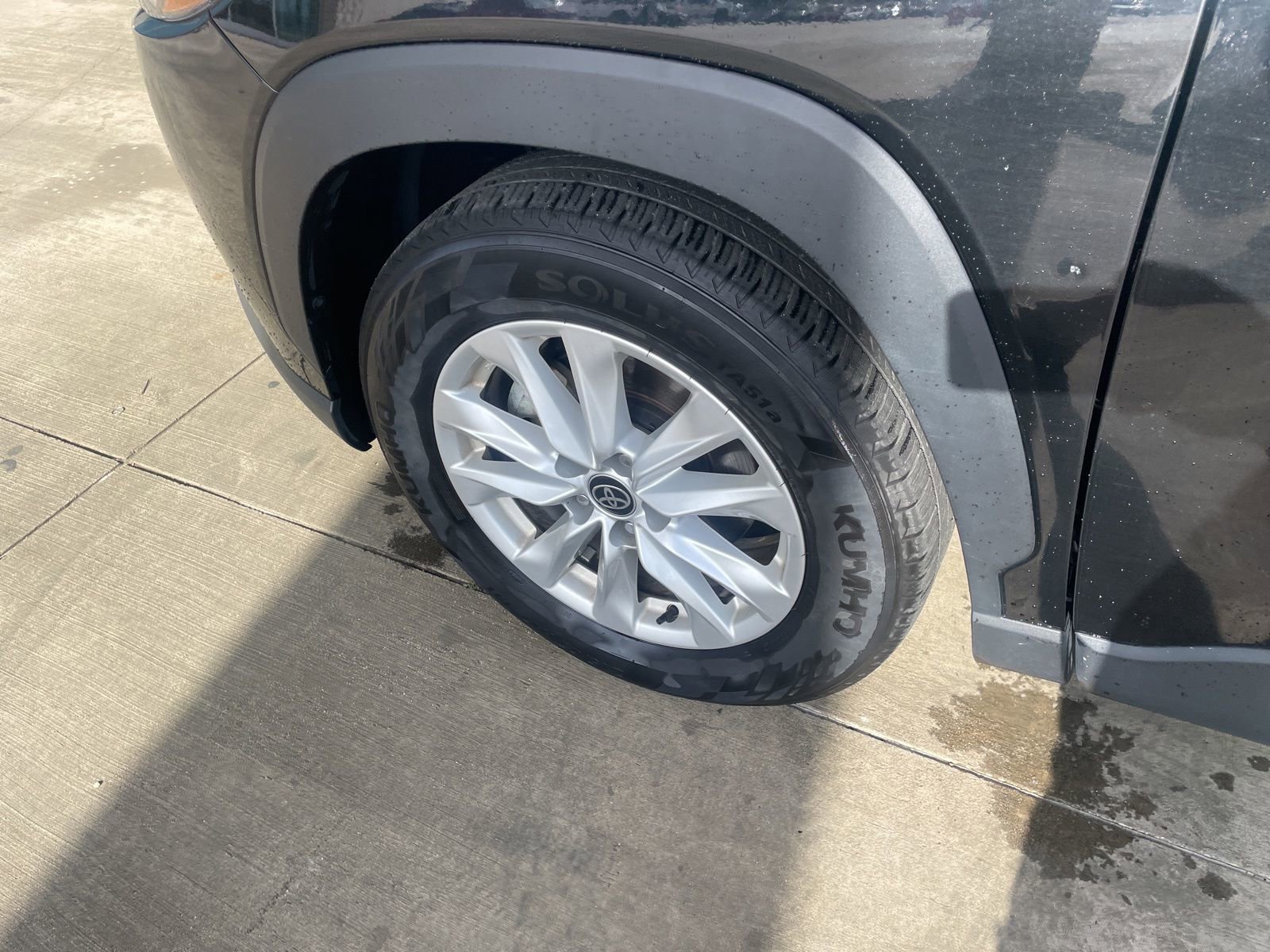 Used 2024 Toyota Corolla Cross LE image 23