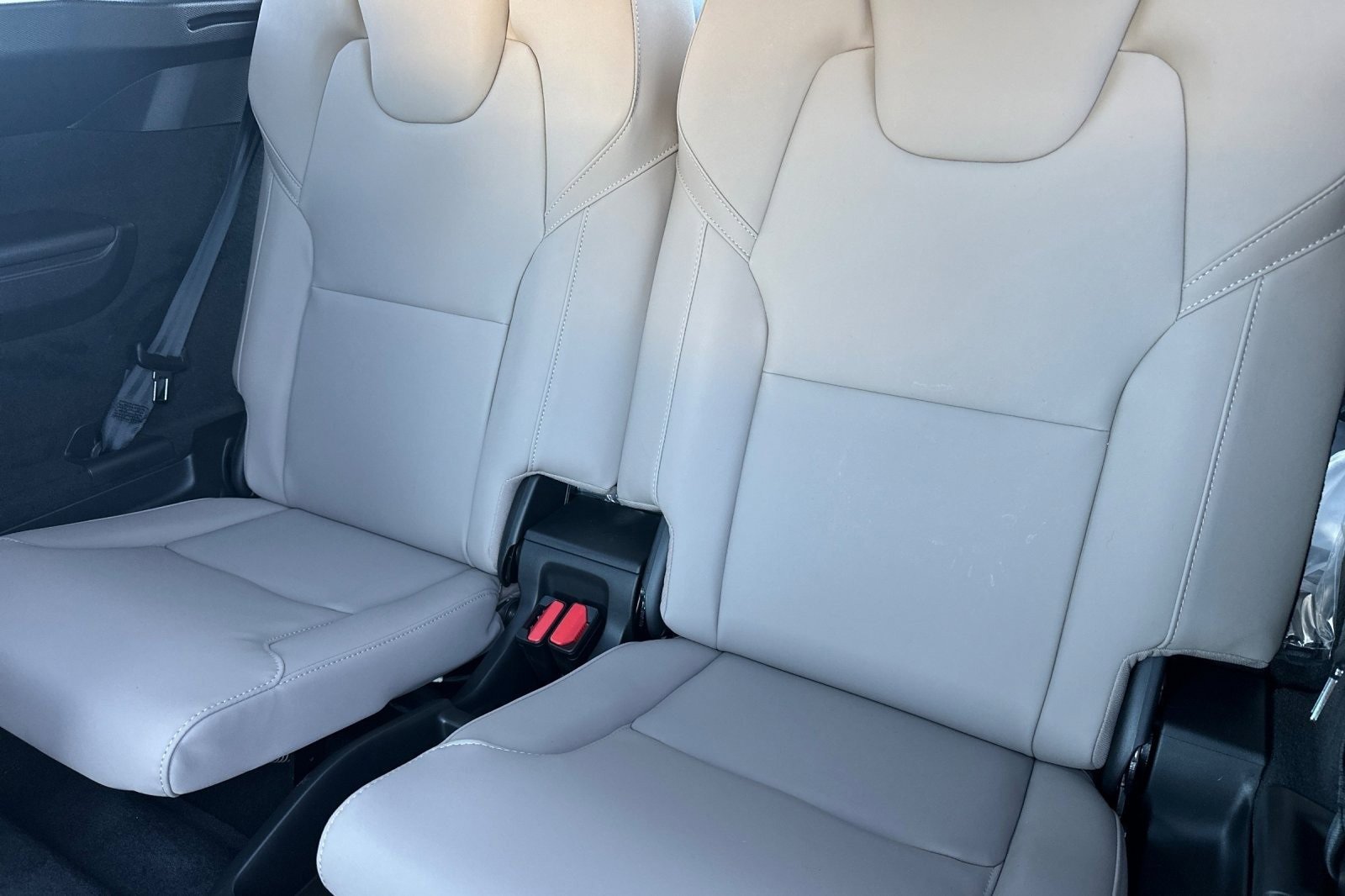 New 2026 Volvo XC90 B6 Plus image 17