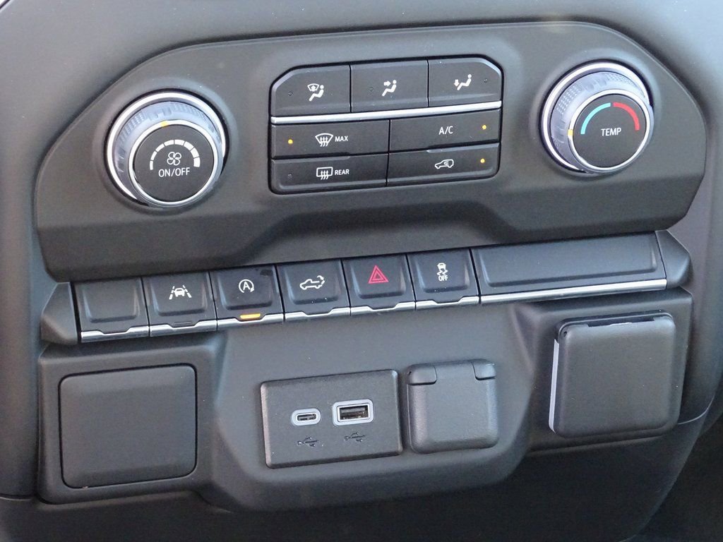 Used 2024 Chevrolet Silverado 1500 Custom image 21