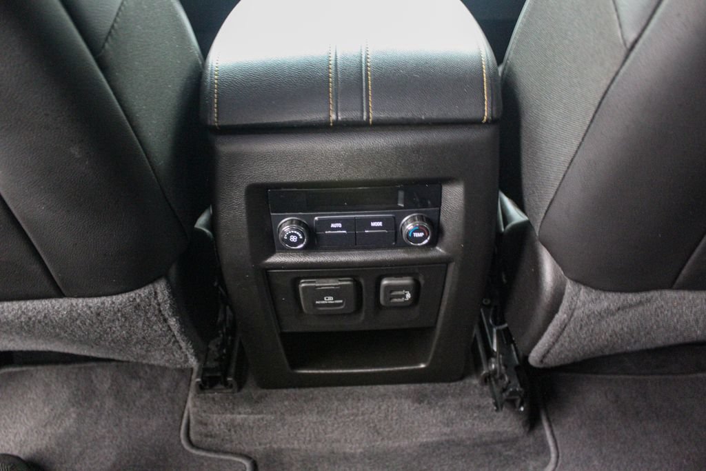 Used 2019 Chevrolet Traverse LT w/ LT Premium Package AWD/4WD image 23