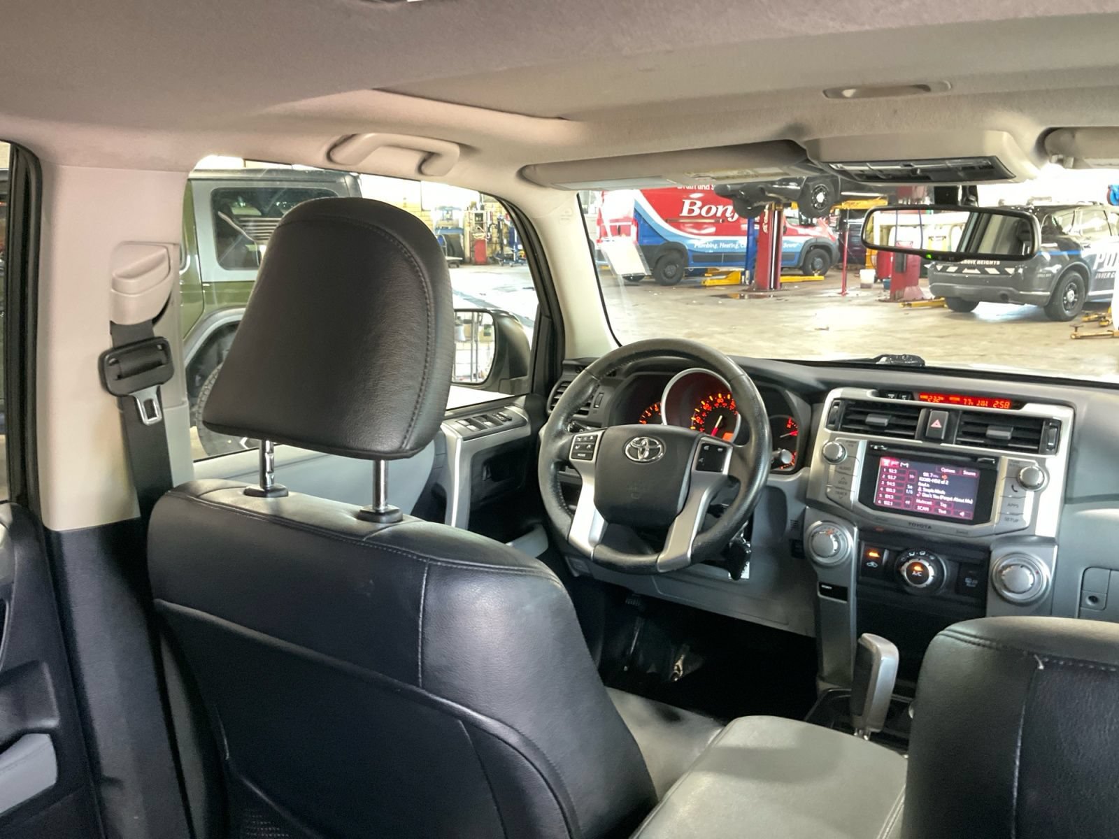 Used 2013 Toyota 4Runner SR5 w/ Premium Pkg w/3rd Row Seat AWD/4WD image 23