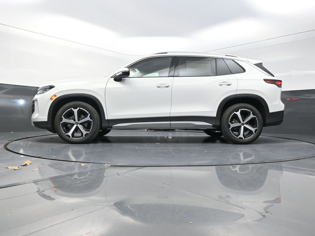 New 2026 Volkswagen Tiguan SE FWD image 24