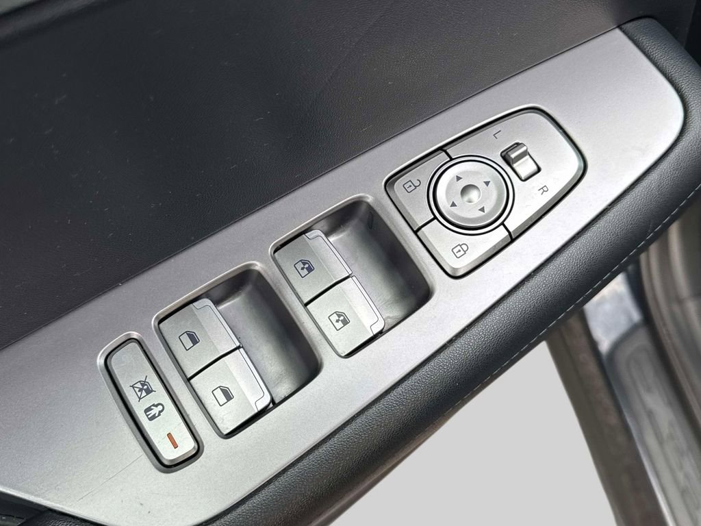 Used 2023 Hyundai Palisade SE w/ Cargo Package image 14