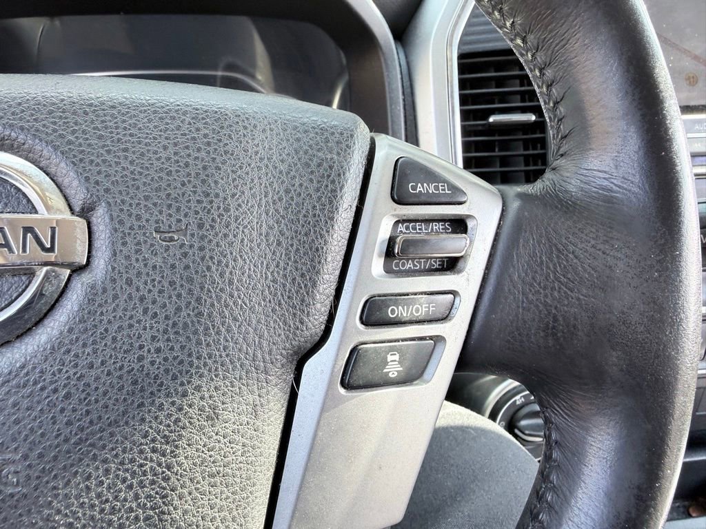 Used 2020 Nissan Titan SL w/ Moonroof Package image 15