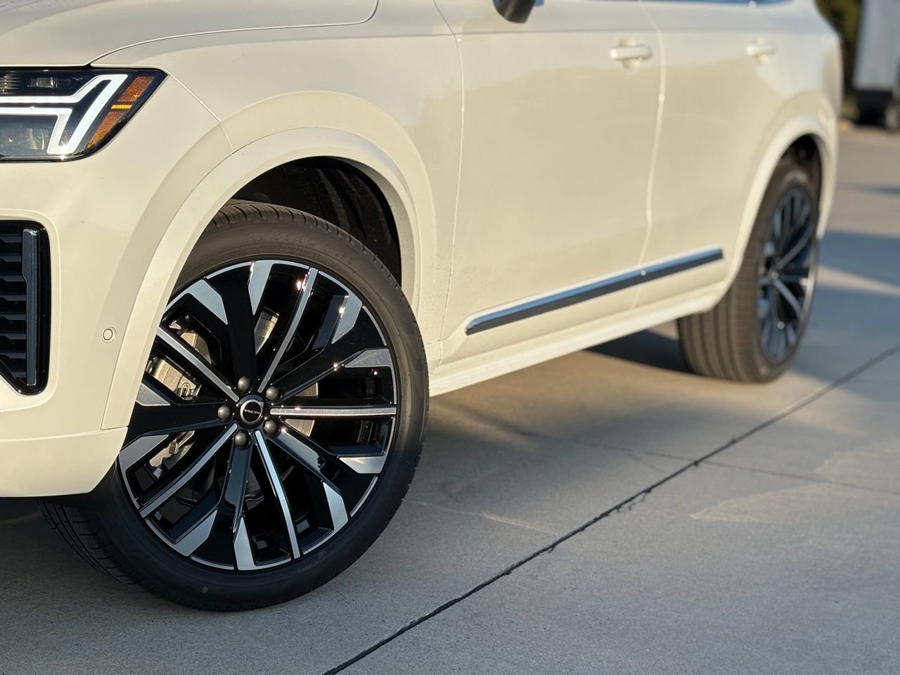 New 2026 Volvo XC90 B6 Plus AWD/4WD image 8