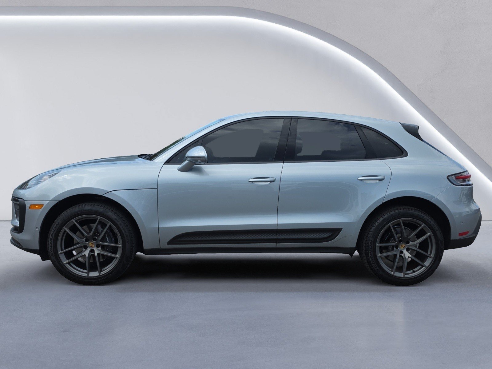 Used 2023 Porsche Macan Turbo AWD/4WD image 6