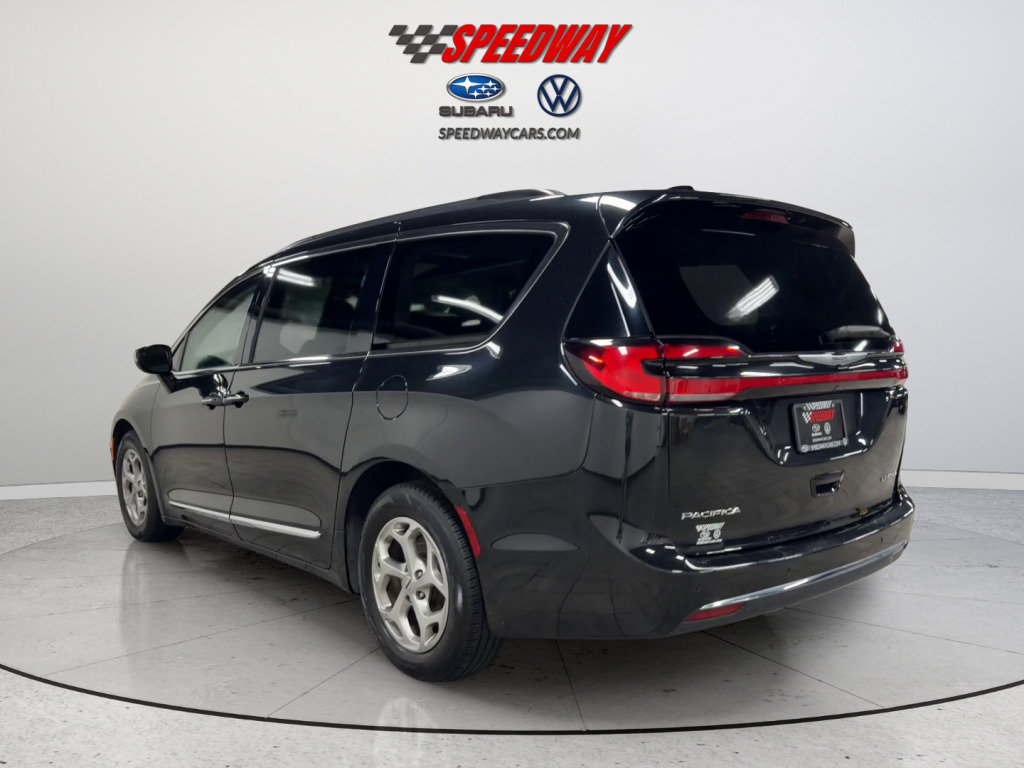 Used 2023 Chrysler Pacifica Limited FWD image 8