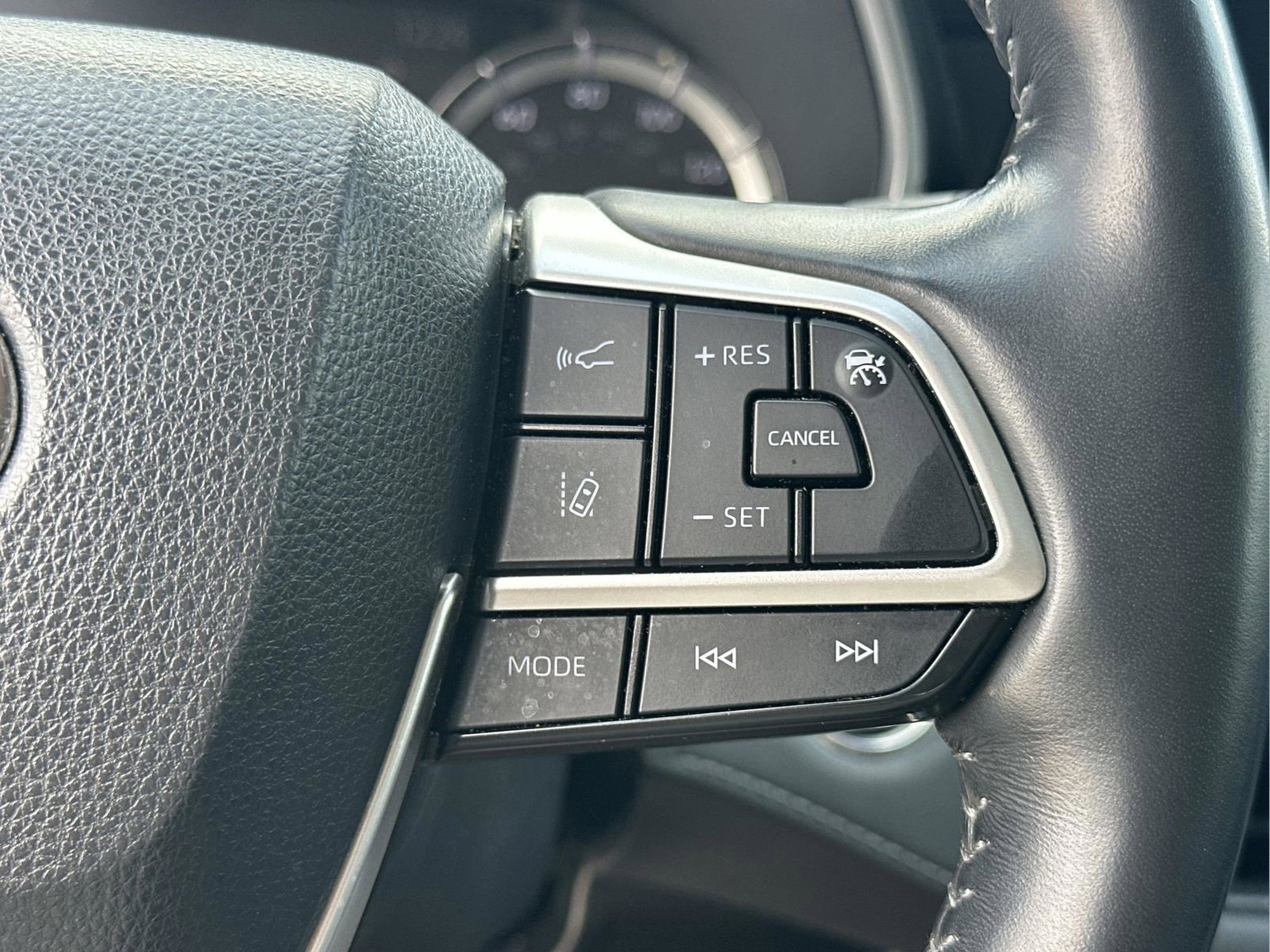 Used 2022 Toyota Highlander Limited image 14