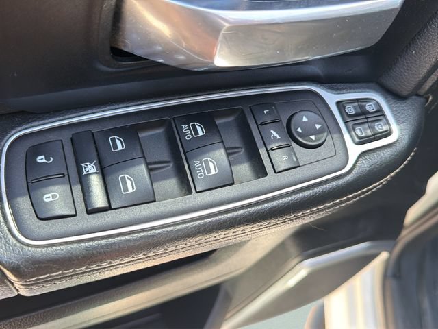 Used 2024 RAM 3500 Laramie AWD/4WD image 19