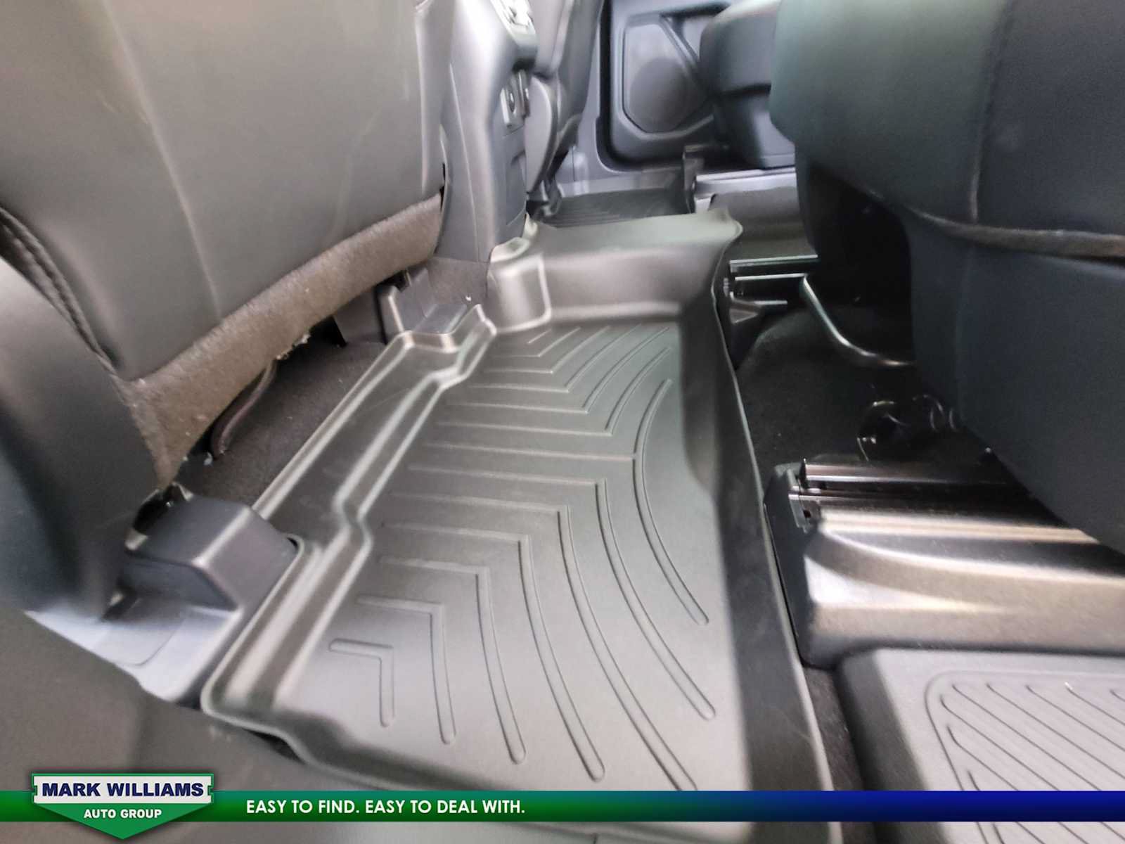 Used 2025 Ford Explorer ST AWD/4WD image 17