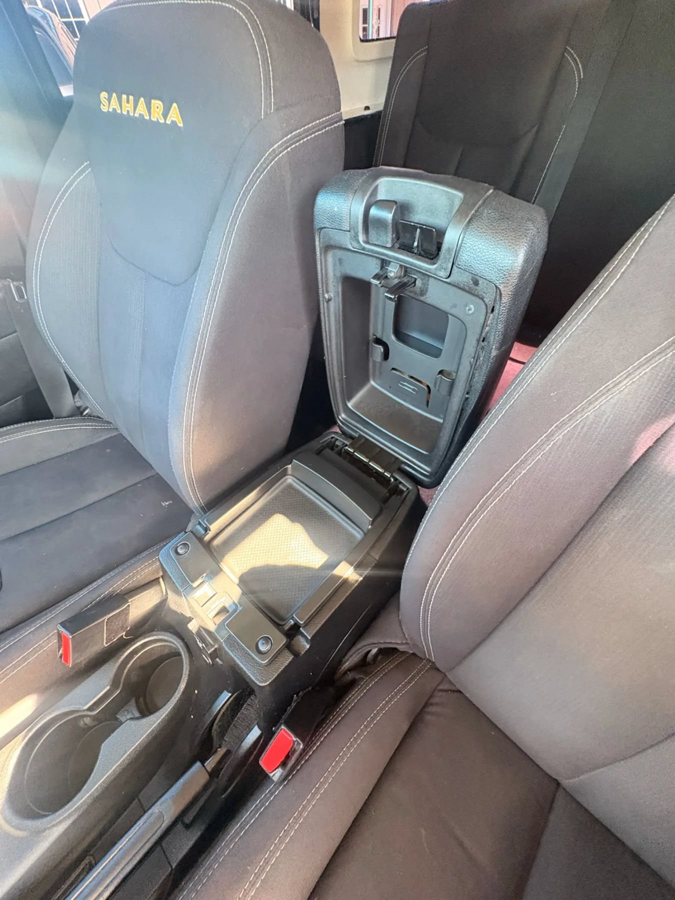 Used 2013 Jeep Wrangler Unlimited Sahara AWD/4WD image 19