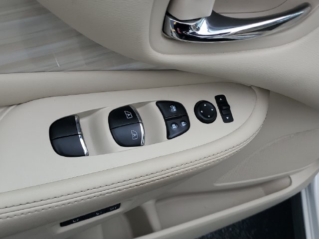 Used 2017 Nissan Murano AWD image 17