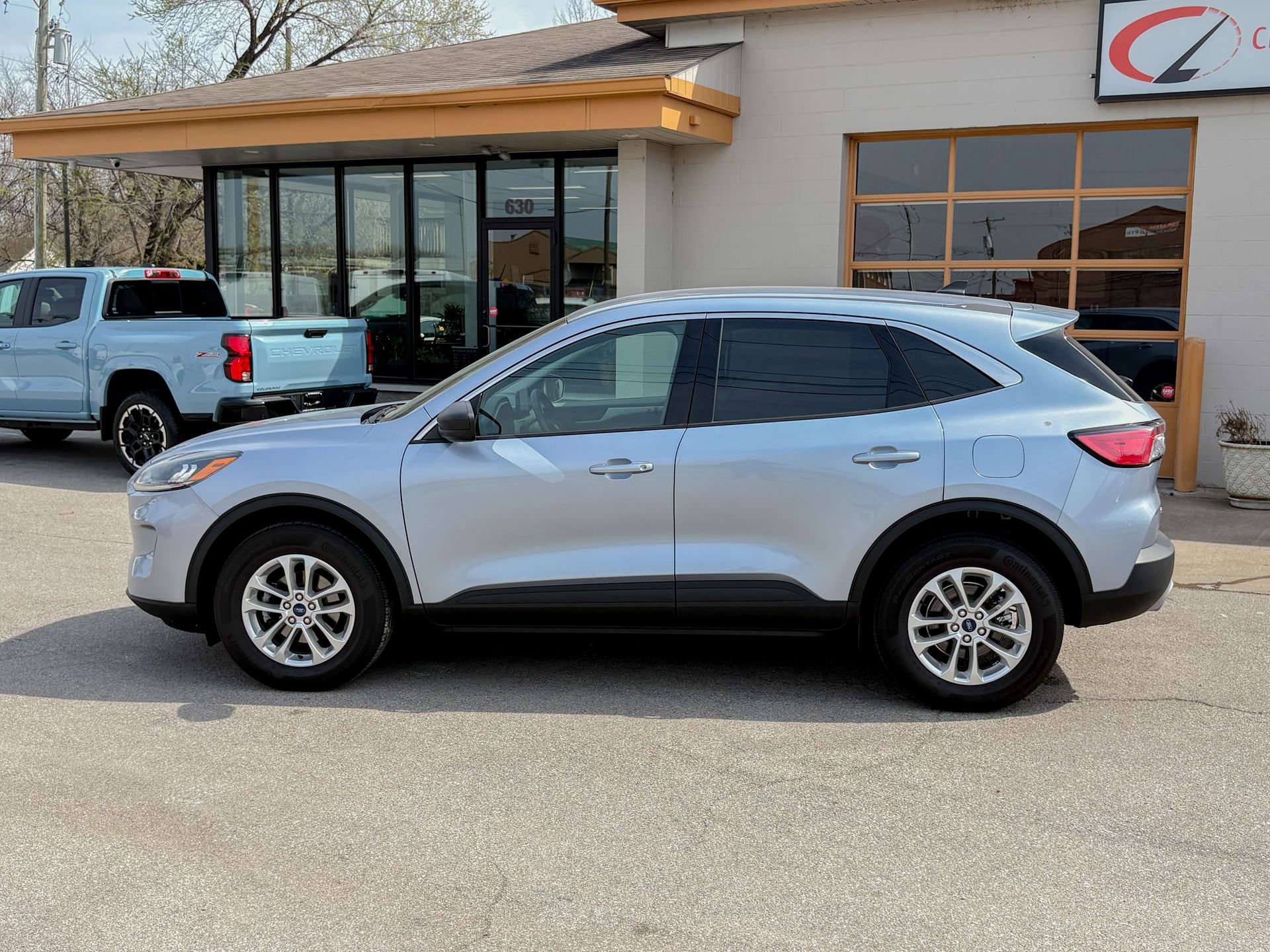 Used 2022 Ford Escape SE image 9