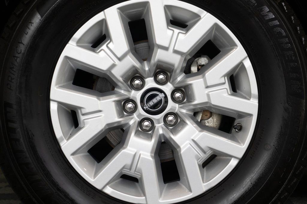 Used 2024 Nissan Frontier SV w/ SV Convenience Package RWD image 10