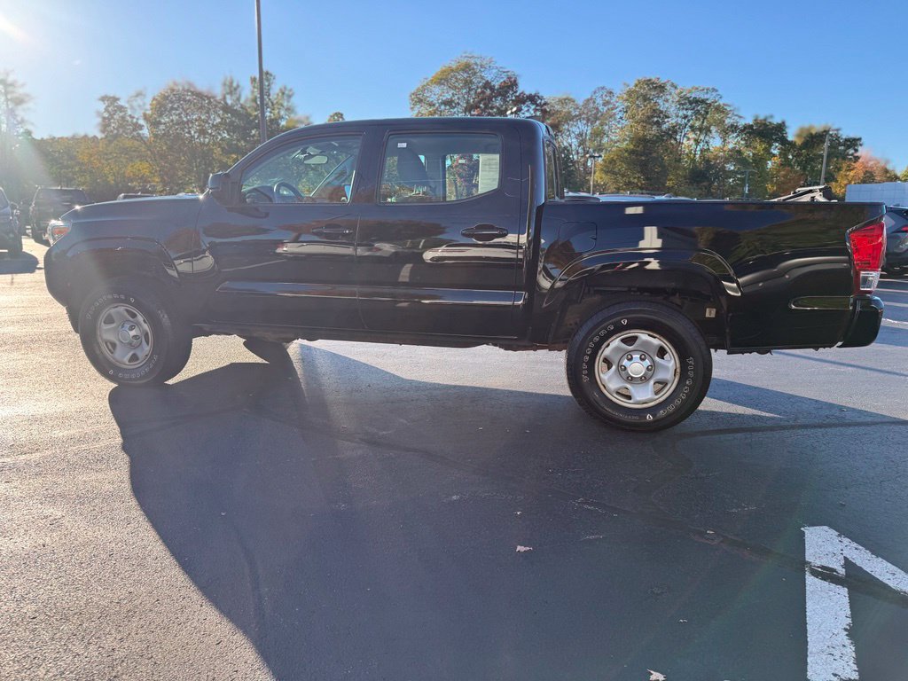 Used 2017 Toyota Tacoma SR w/ Tow Package AWD/4WD image 4