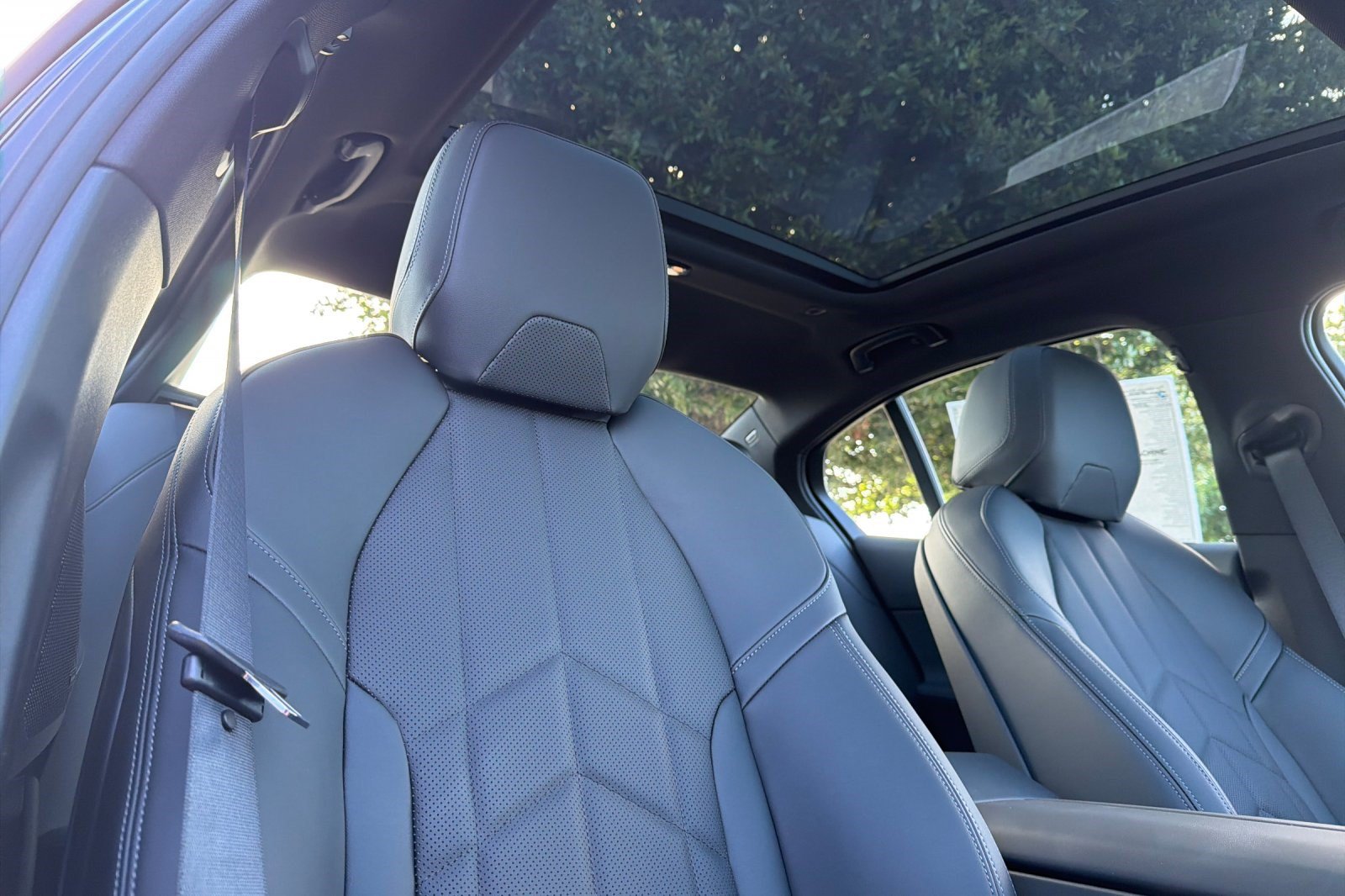New 2027 BMW 550e xDrive AWD/4WD image 14