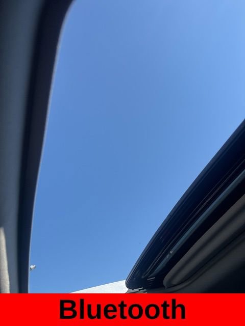 Used 2026 Toyota Sienna XLE FWD image 4