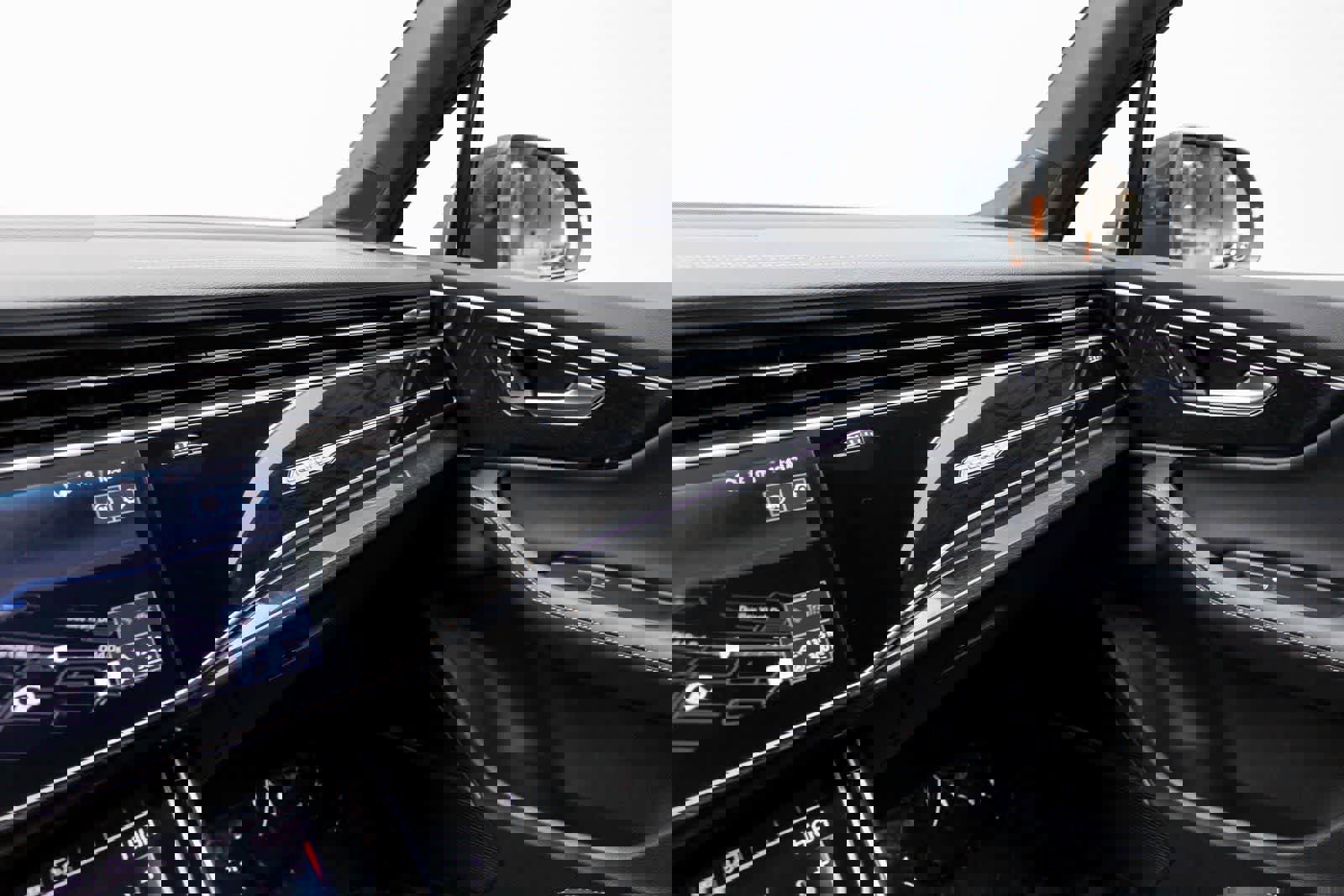 Used 2025 Audi Q7 3.0T Premium Plus image 33