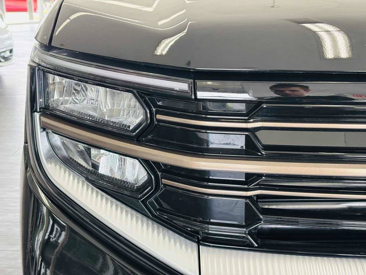 Used 2025 Ford Expedition Platinum w/ Driver's Package AWD/4WD image 20
