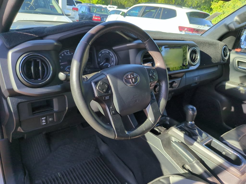 Used 2018 Toyota Tacoma TRD Off-Road AWD/4WD image 6