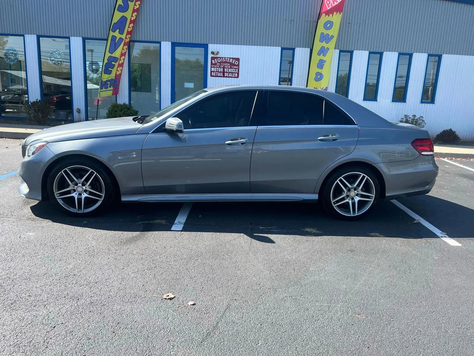 Used 2015 Mercedes-Benz E 350 4MATIC Sedan image 3