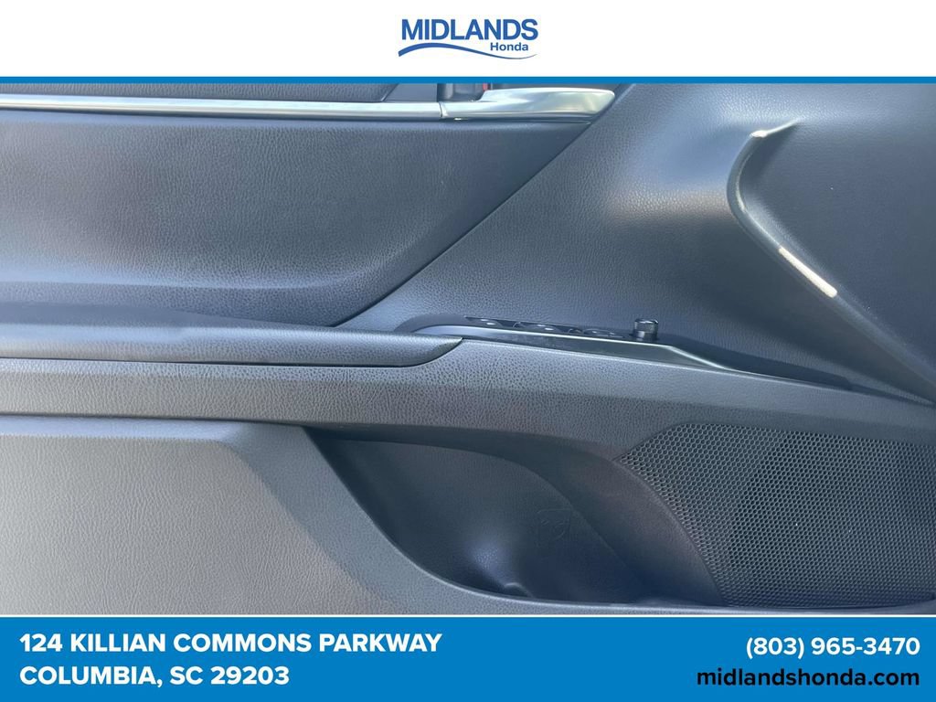 Used 2019 Toyota Camry LE FWD image 15